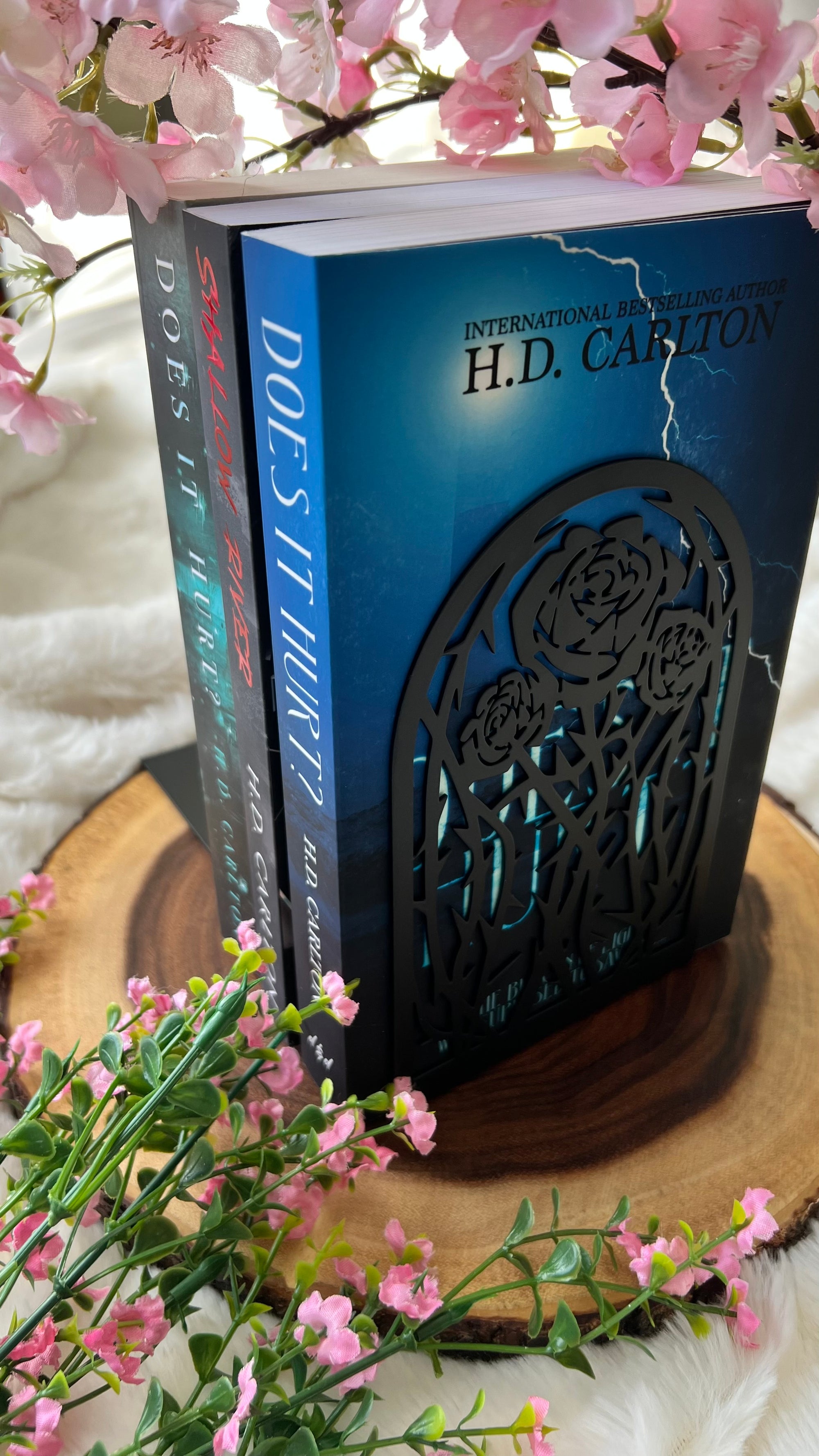 Licensed - Haunting & Hunting Adeline - H.D Carlton | Bookend